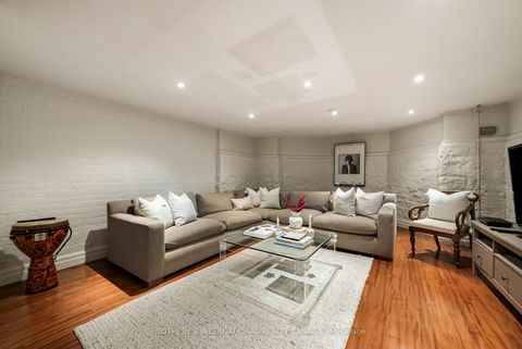 Photo 25 at 92 Woodlawn Avenue W, St. Clair, Toronto
