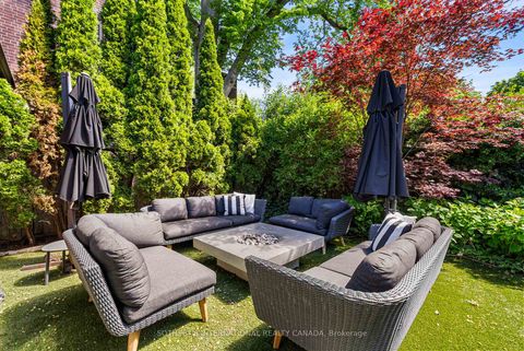 Photo 29 at 92 Woodlawn Avenue W, St. Clair, Toronto