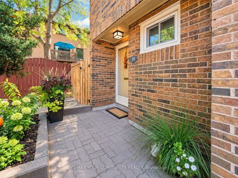 Photo 5 at 19 Poet's Walk Way, Pleasant View, Toronto