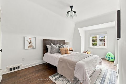 Photo 37 at 148 Strathallan Boulevard, Lawrence Park South, Toronto