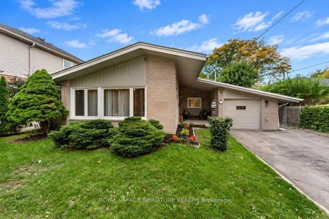 Photo 1 at 10 Beaver Bend Crescent, West Deane, Toronto