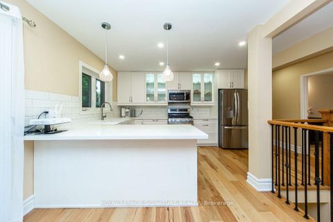Photo 11 at 10 Beaver Bend Crescent, West Deane, Toronto
