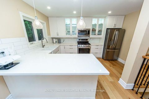 Photo 12 at 10 Beaver Bend Crescent, West Deane, Toronto