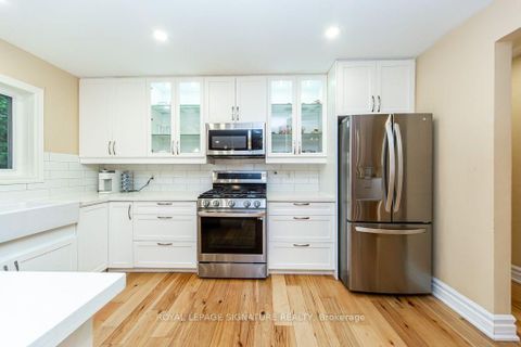 Photo 13 at 10 Beaver Bend Crescent, West Deane, Toronto