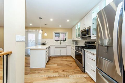 Photo 14 at 10 Beaver Bend Crescent, West Deane, Toronto