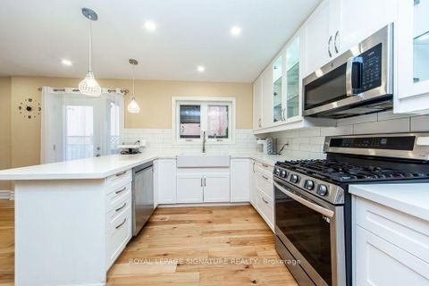 Photo 15 at 10 Beaver Bend Crescent, West Deane, Toronto