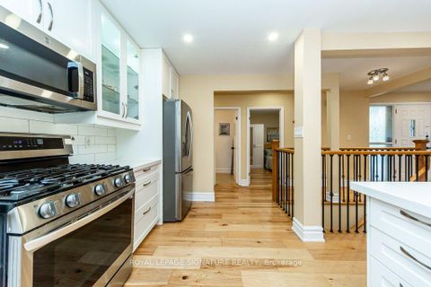 Photo 16 at 10 Beaver Bend Crescent, West Deane, Toronto