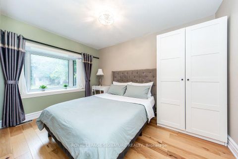 Photo 23 at 10 Beaver Bend Crescent, West Deane, Toronto