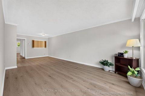 Photo 11 at 37 Newlin Crescent, Jane Heights, Toronto