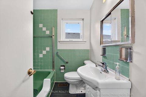 Photo 18 at 37 Newlin Crescent, Jane Heights, Toronto