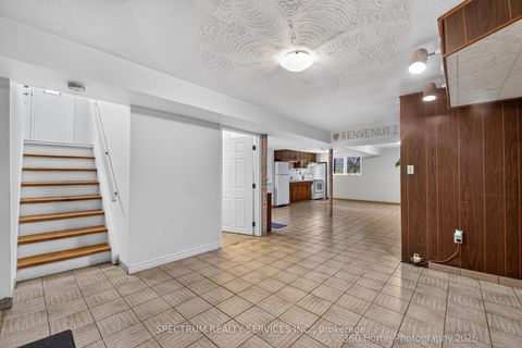 Photo 24 at 37 Newlin Crescent, Jane Heights, Toronto