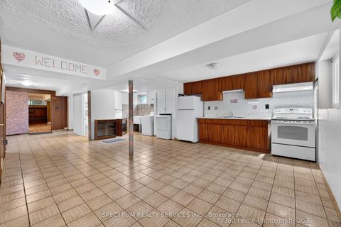 Photo 27 at 37 Newlin Crescent, Jane Heights, Toronto