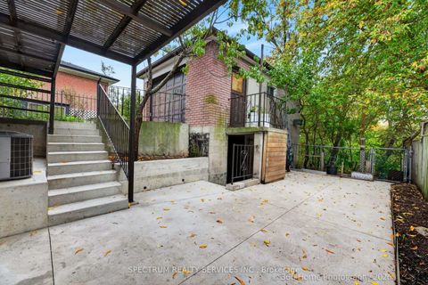 Photo 28 at 37 Newlin Crescent, Jane Heights, Toronto