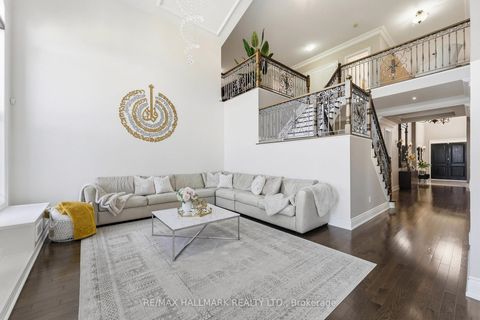 Photo 10 at 21 Skyline Trail, Nobleton, King