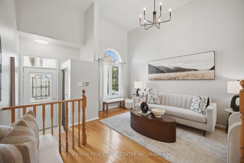Photo 7 at 96 - 83 Mondeo Drive, Dorset Park, Toronto