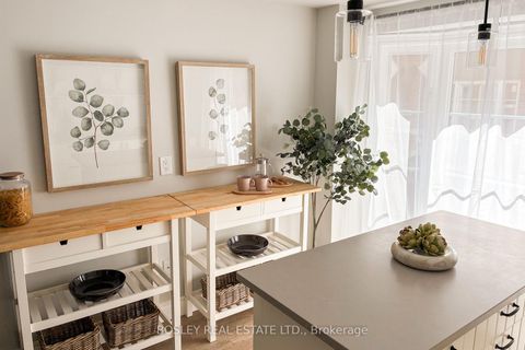 Photo 11 at 3 - 64 Old Mill Terrace, Queensway, Toronto