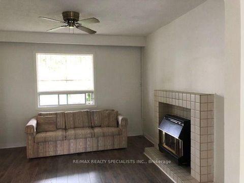 Photo 4 at 52A Rockcliffe Boulevard, Smythe, Toronto