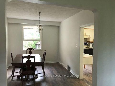 Photo 5 at 52A Rockcliffe Boulevard, Smythe, Toronto