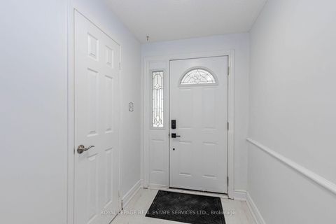 Photo 3 at 15 Huson Court, Jamestown, Toronto