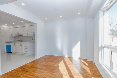 Photo 12 at 15 Huson Court, Jamestown, Toronto