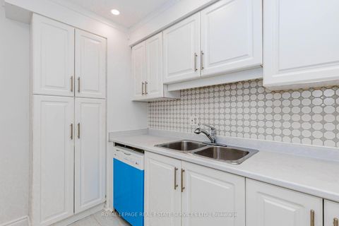 Photo 17 at 15 Huson Court, Jamestown, Toronto