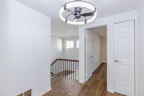Photo 22 at 15 Huson Court, Jamestown, Toronto
