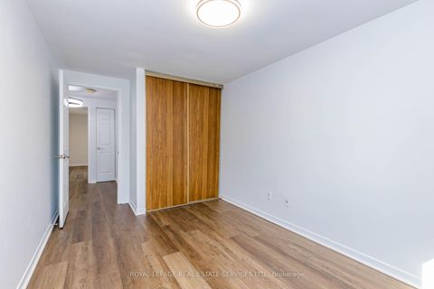 Photo 27 at 15 Huson Court, Jamestown, Toronto