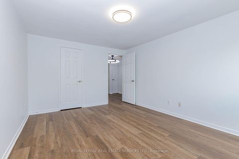 Photo 29 at 15 Huson Court, Jamestown, Toronto