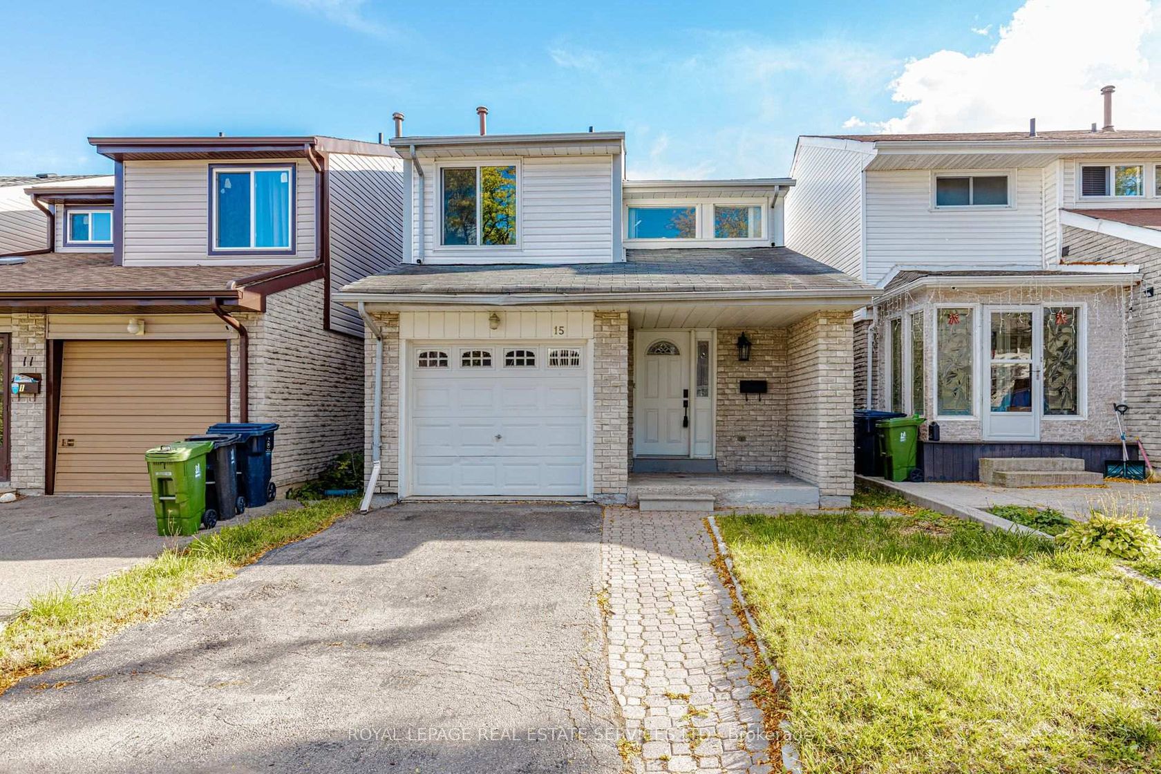 15 Huson Court, Jamestown, Toronto 