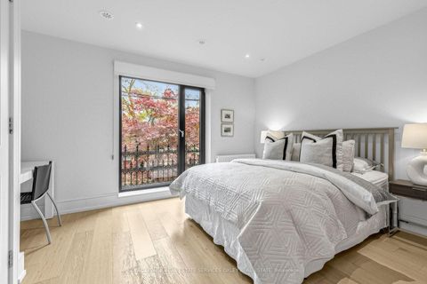 Photo 12 at 167 Macpherson Avenue, Annex, Toronto