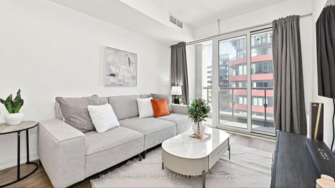 Photo 6 at 813 - 158 Front Street E, Moss Park, Toronto