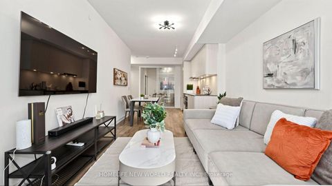 Photo 8 at 813 - 158 Front Street E, Moss Park, Toronto
