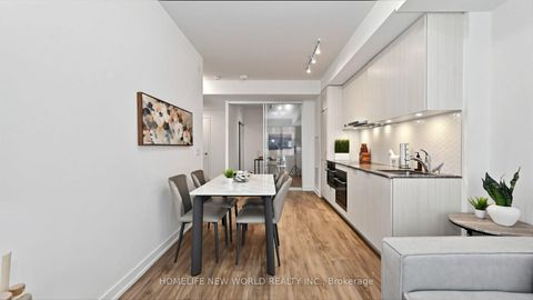 Photo 9 at 813 - 158 Front Street E, Moss Park, Toronto
