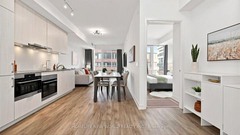 Photo 13 at 813 - 158 Front Street E, Moss Park, Toronto