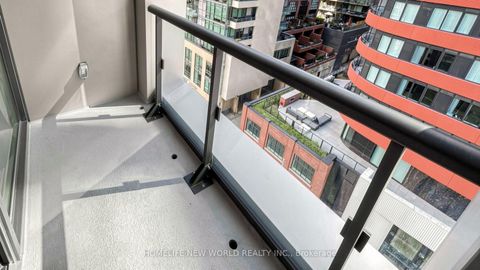 Photo 39 at 813 - 158 Front Street E, Moss Park, Toronto