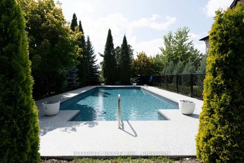 Photo 12 at 27 Rockview Gardens, Concord, Vaughan
