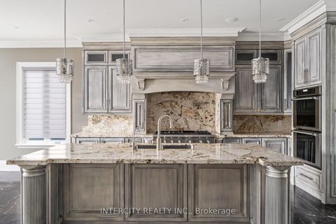 Photo 19 at 27 Rockview Gardens, Concord, Vaughan