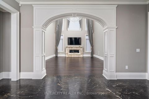 Photo 25 at 27 Rockview Gardens, Concord, Vaughan