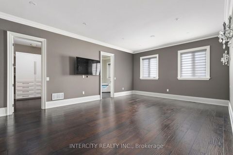 Photo 29 at 27 Rockview Gardens, Concord, Vaughan