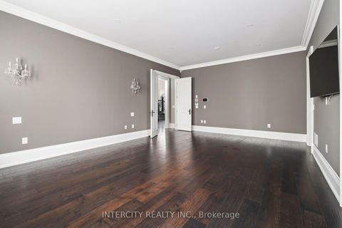 Photo 30 at 27 Rockview Gardens, Concord, Vaughan