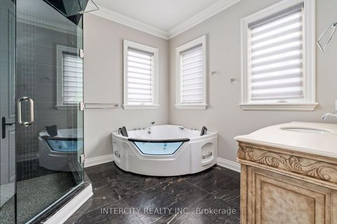 Photo 31 at 27 Rockview Gardens, Concord, Vaughan