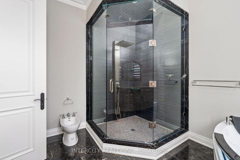 Photo 32 at 27 Rockview Gardens, Concord, Vaughan