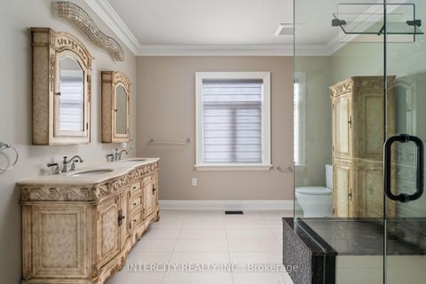 Photo 35 at 27 Rockview Gardens, Concord, Vaughan