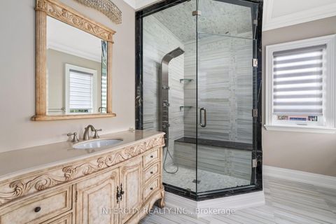 Photo 38 at 27 Rockview Gardens, Concord, Vaughan