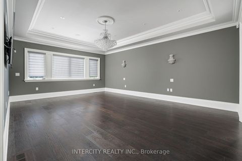Photo 40 at 27 Rockview Gardens, Concord, Vaughan