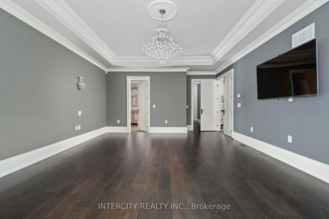 Photo 41 at 27 Rockview Gardens, Concord, Vaughan