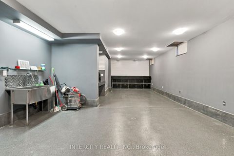 Photo 49 at 27 Rockview Gardens, Concord, Vaughan