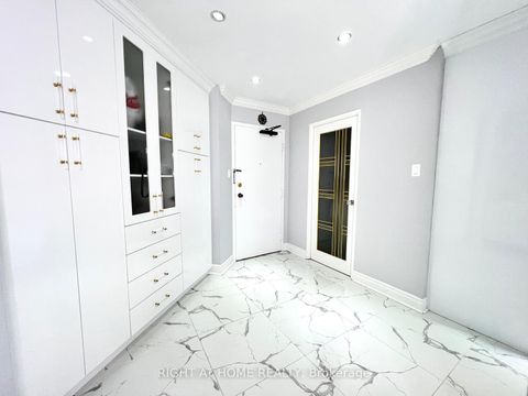 Photo 2 at 1608 - 75 Graydon Hall Drive, Donalda, Toronto