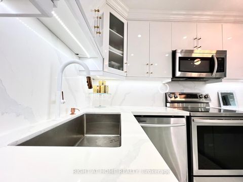 Photo 13 at 1608 - 75 Graydon Hall Drive, Donalda, Toronto