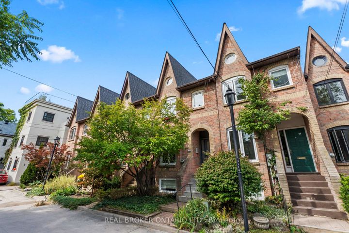 Photo 2 at 12 St. James Court, South St. James Town, Toronto